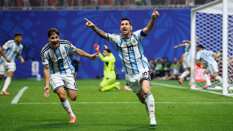 Argentina Comeback Shocks Egypt to Seal Quarterfinal Spot